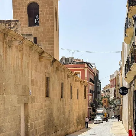 Santa Maria Gema En El Casco Antiguo * Аликанте