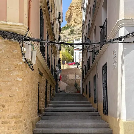 Santa Maria Gema En El Casco Antiguo Аликанте